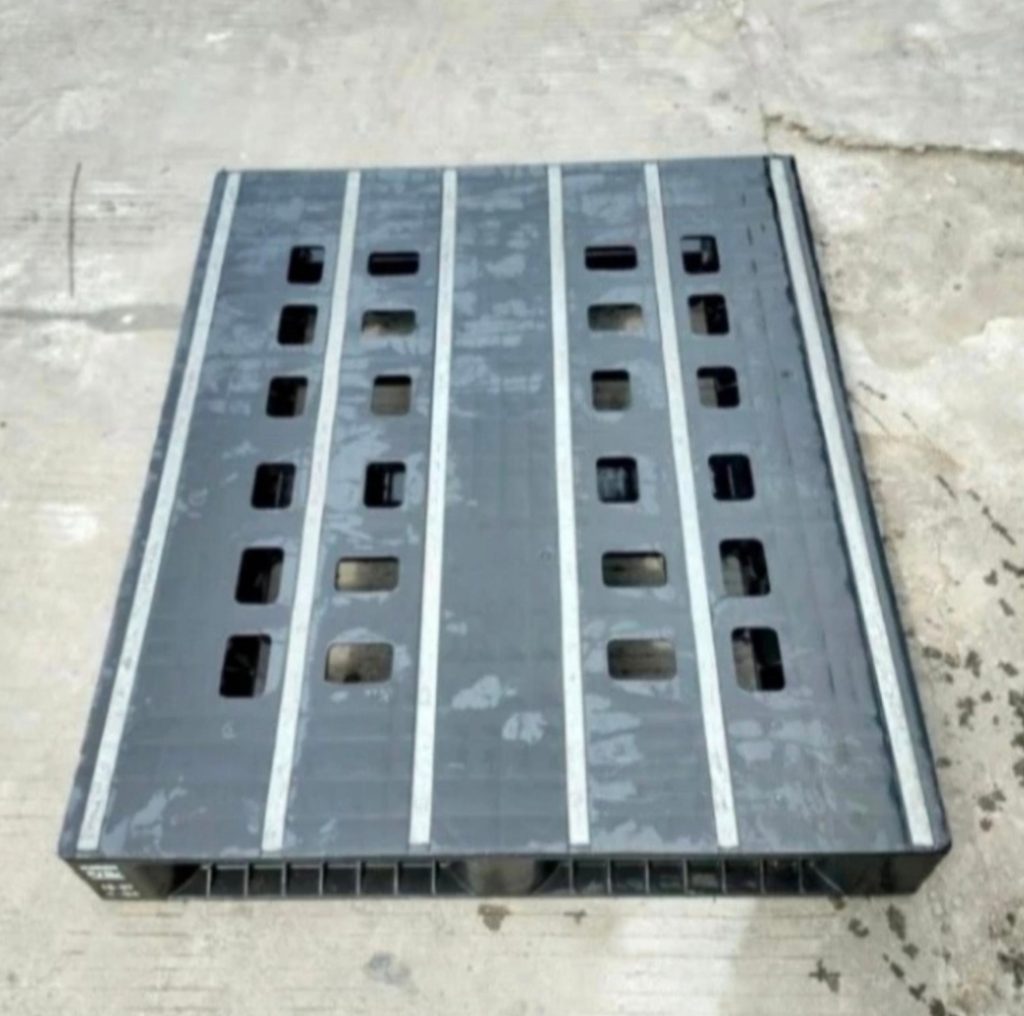 110 x 90 x 15cm